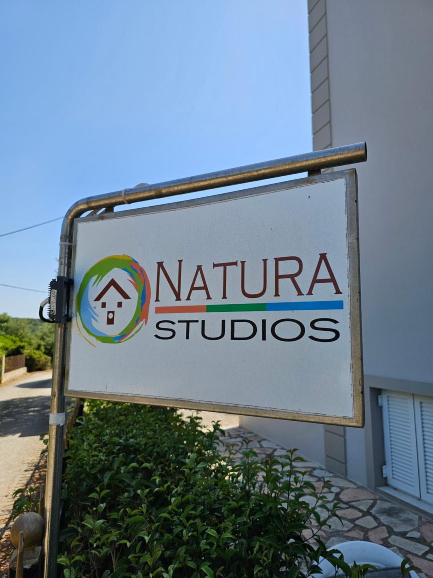 Natura Studios Antipata  Buitenkant foto